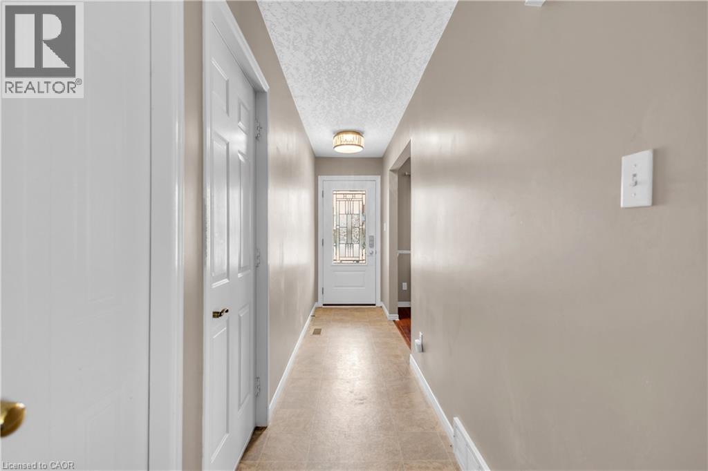 28 Ridgeway Crescent, Kitchener, Ontario  N2E 3M3 - Photo 3 - 40796739