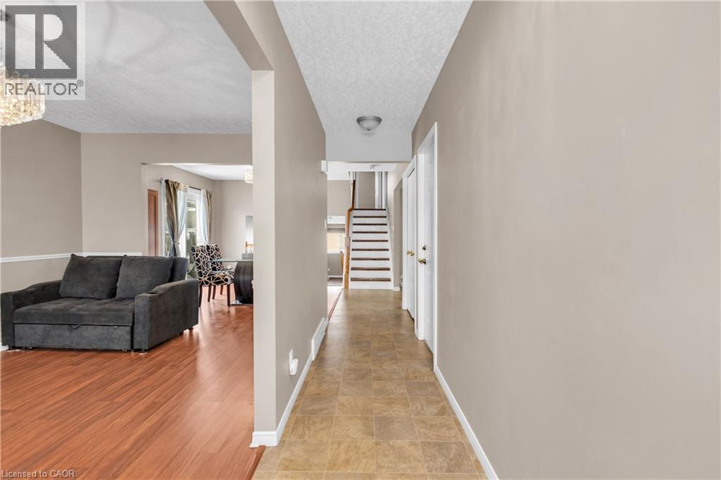 28 Ridgeway Crescent, Kitchener, Ontario  N2E 3M3 - Photo 4 - 40796739