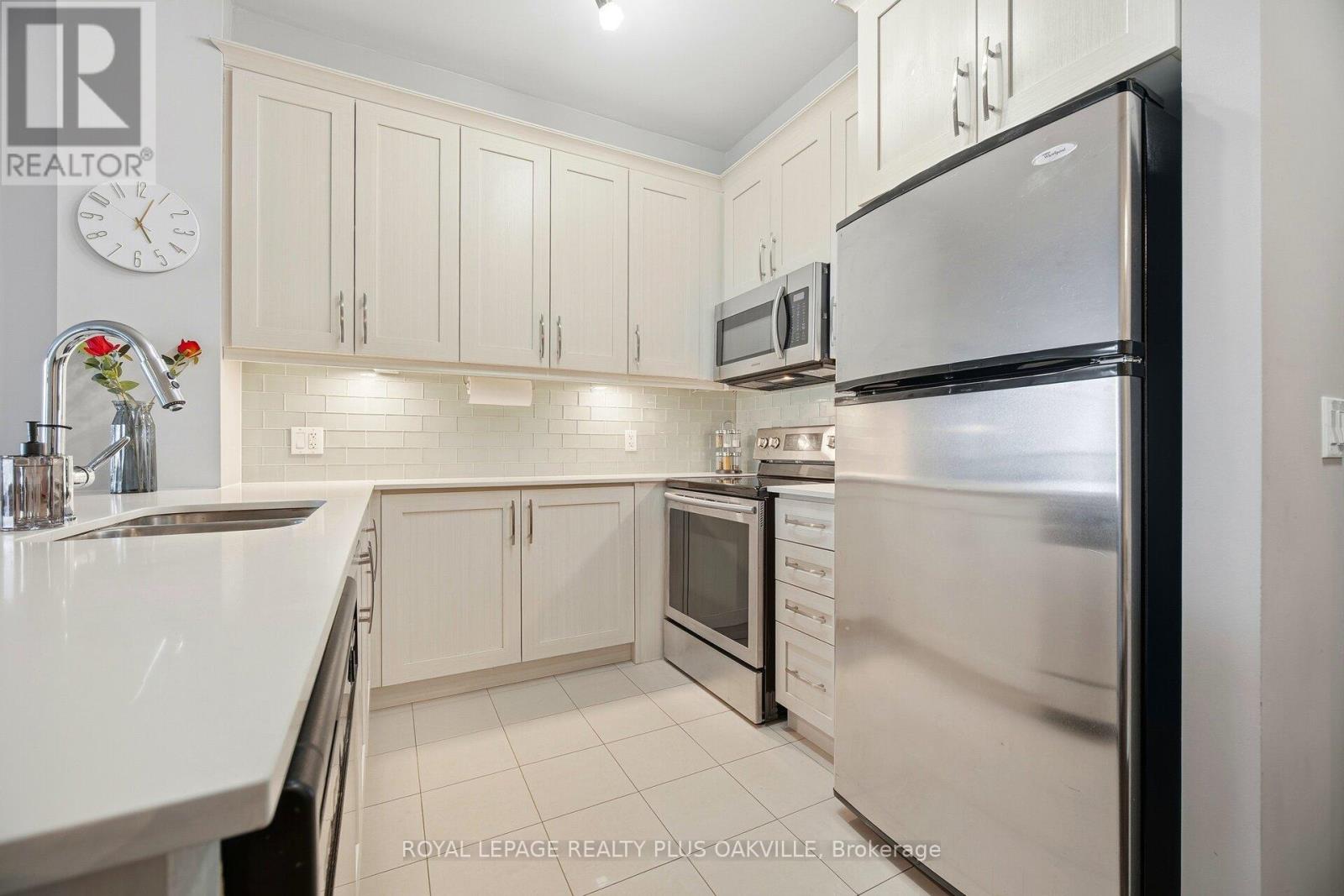 607 - 2470 Prince Michael Drive, Oakville, Ontario  L6H 0G9 - Photo 12 - W12779622