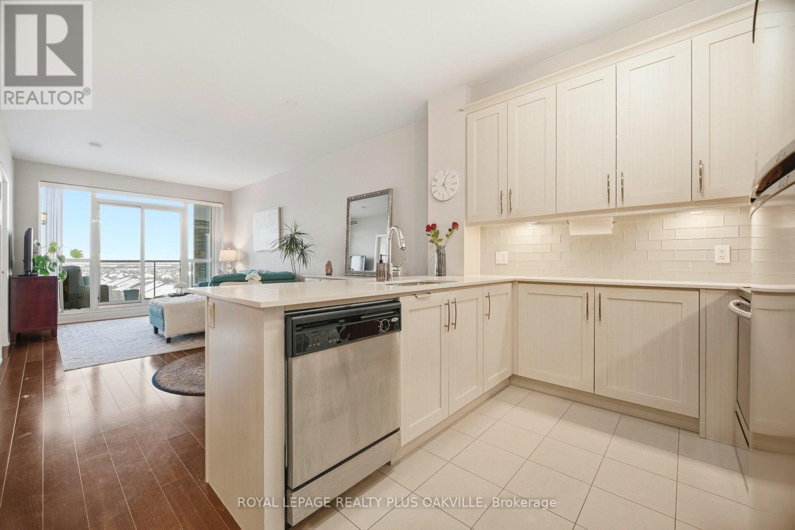 607 - 2470 Prince Michael Drive, Oakville, Ontario  L6H 0G9 - Photo 13 - W12779622