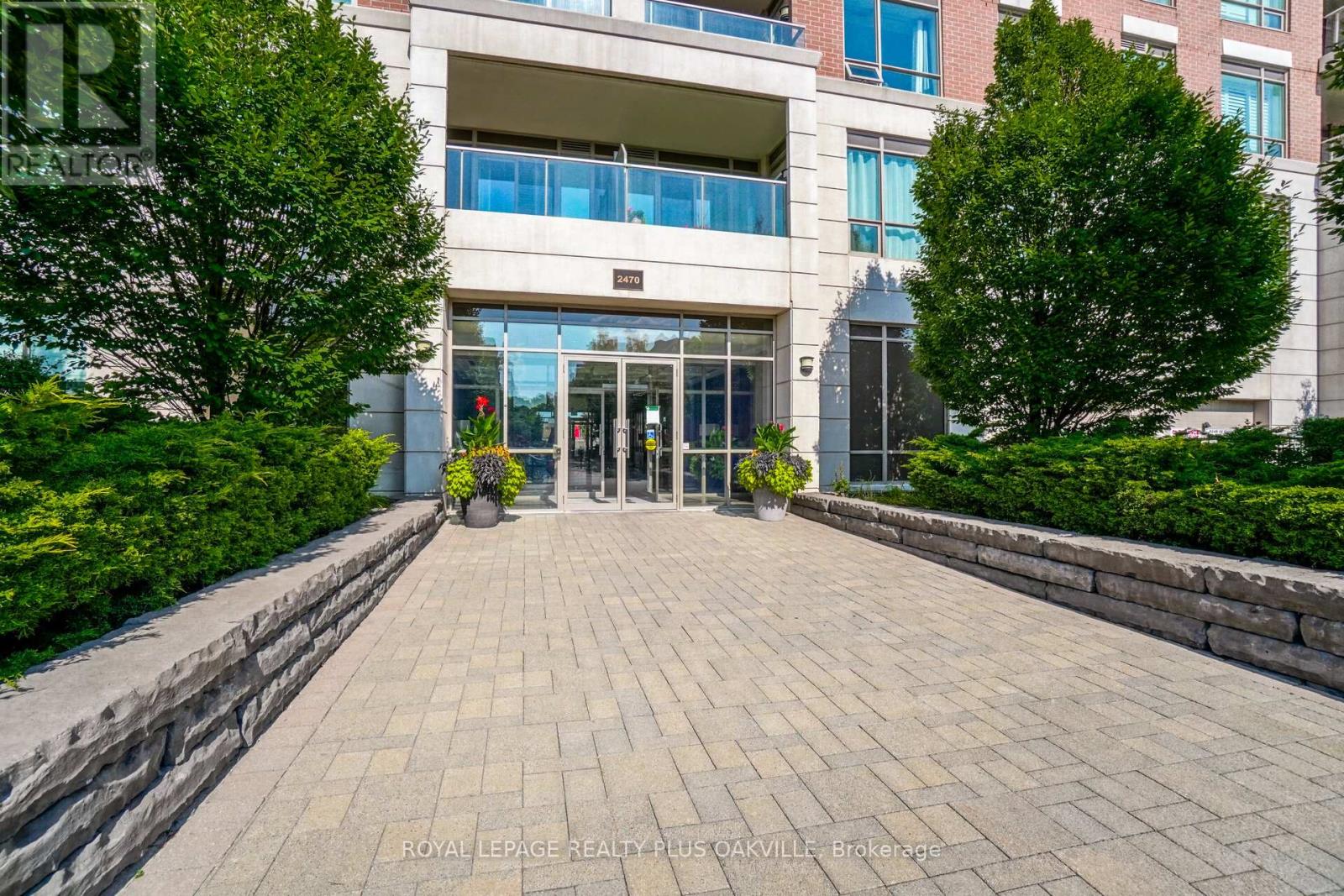 607 - 2470 Prince Michael Drive, Oakville, Ontario  L6H 0G9 - Photo 4 - W12779622