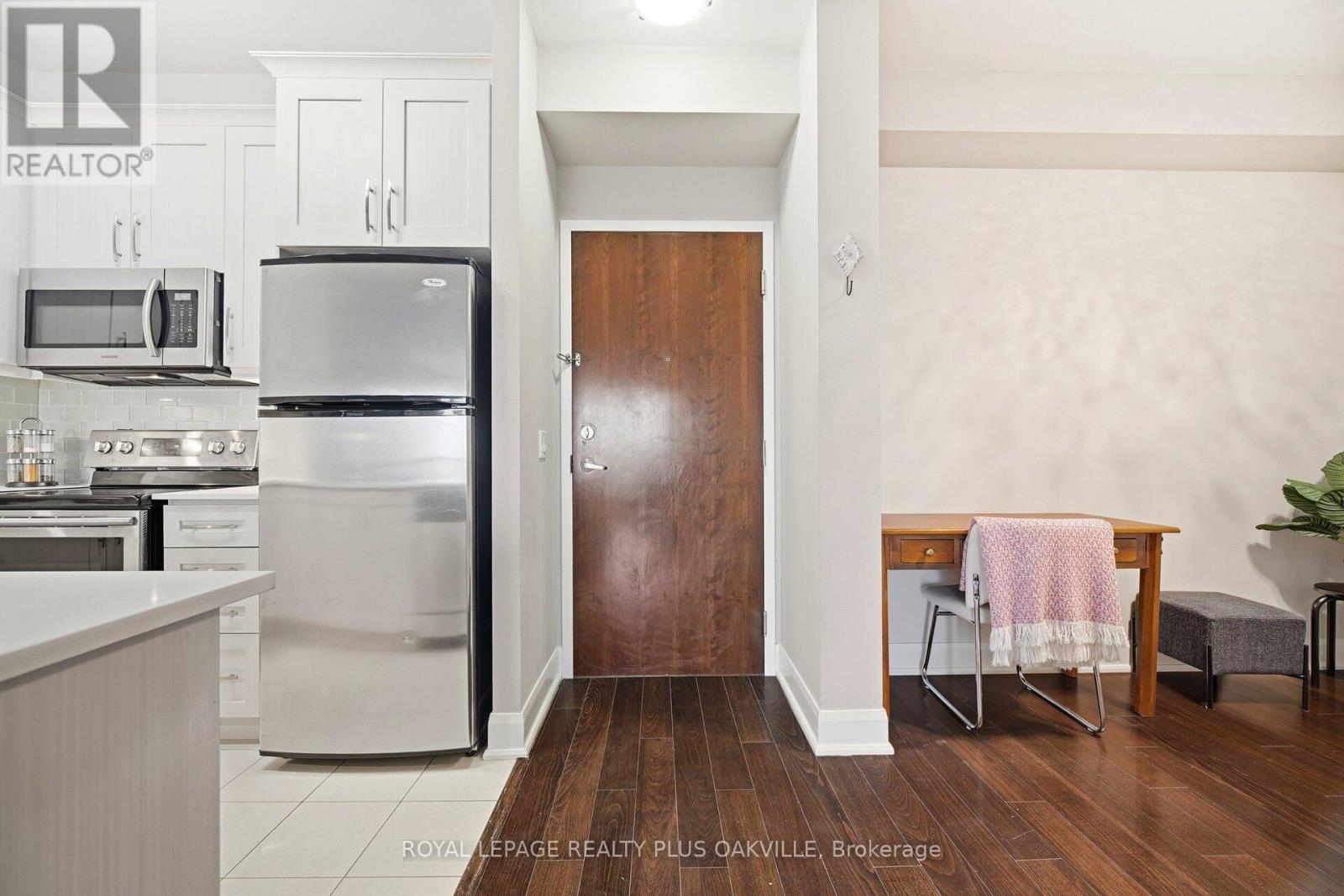 607 - 2470 Prince Michael Drive, Oakville, Ontario  L6H 0G9 - Photo 9 - W12779622