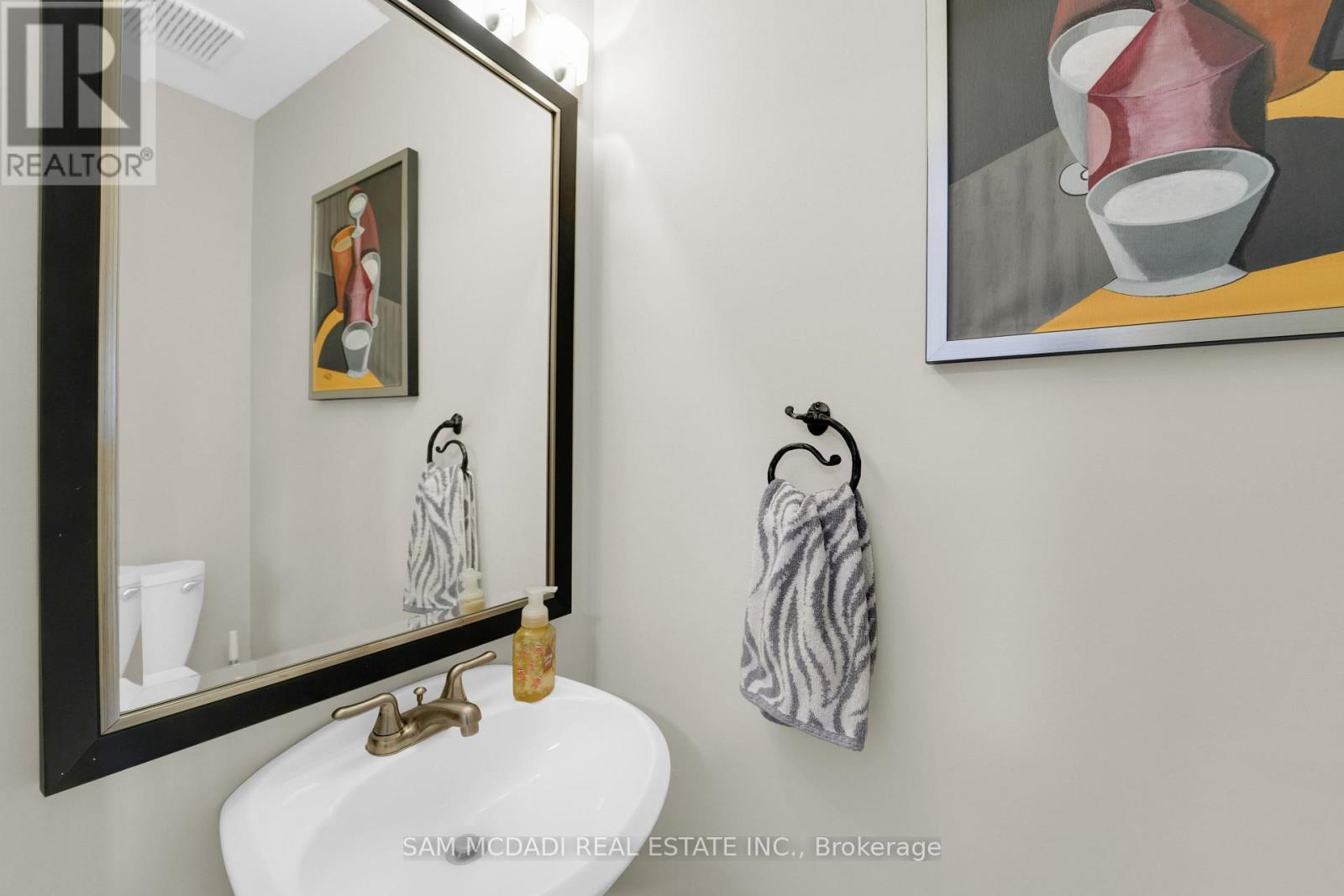 1 - 195 Grand Avenue, Toronto, Ontario  M8Y 3Y3 - Photo 12 - W12779672