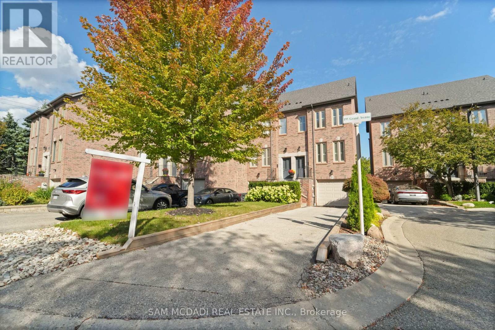 1 - 195 Grand Avenue, Toronto, Ontario  M8Y 3Y3 - Photo 2 - W12779672