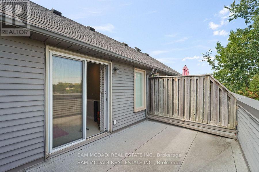 1 - 195 Grand Avenue, Toronto, Ontario  M8Y 3Y3 - Photo 34 - W12779672