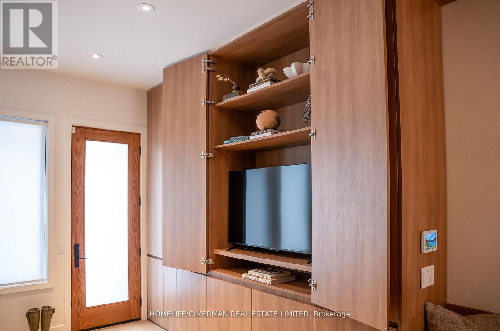 577 Concord Avenue, Toronto, Ontario  M6H 2R2 - Photo 3 - W12779684