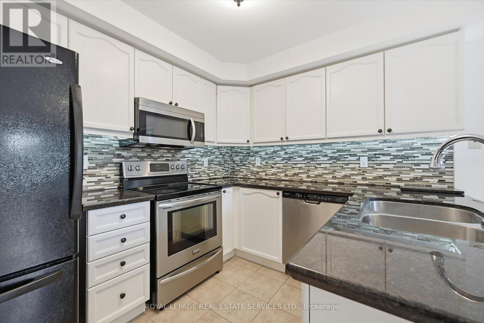 1324 Ashwood Terrace, Oakville, Ontario  L6M 4A7 - Photo 11 - W12779702