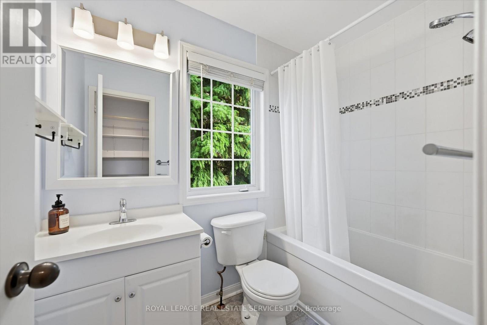 1324 Ashwood Terrace, Oakville, Ontario  L6M 4A7 - Photo 25 - W12779702