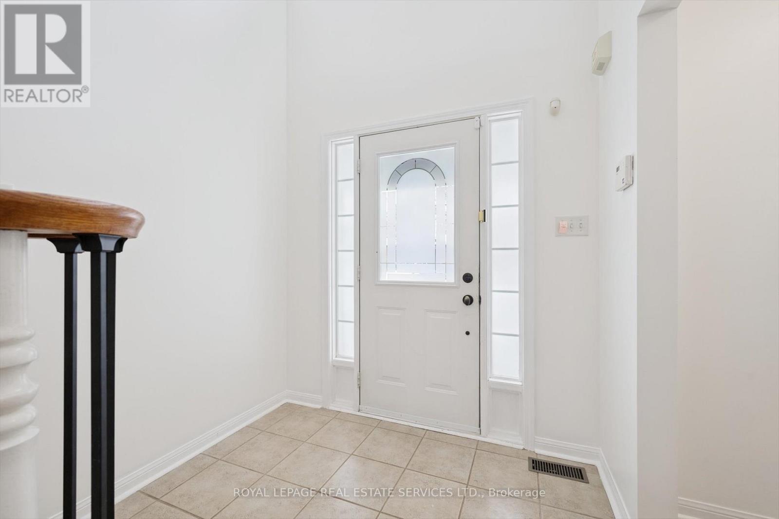 1324 Ashwood Terrace, Oakville, Ontario  L6M 4A7 - Photo 7 - W12779702