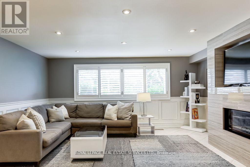 6 Cadman Court, Toronto, Ontario  M9A 4S7 - Photo 26 - W12779722