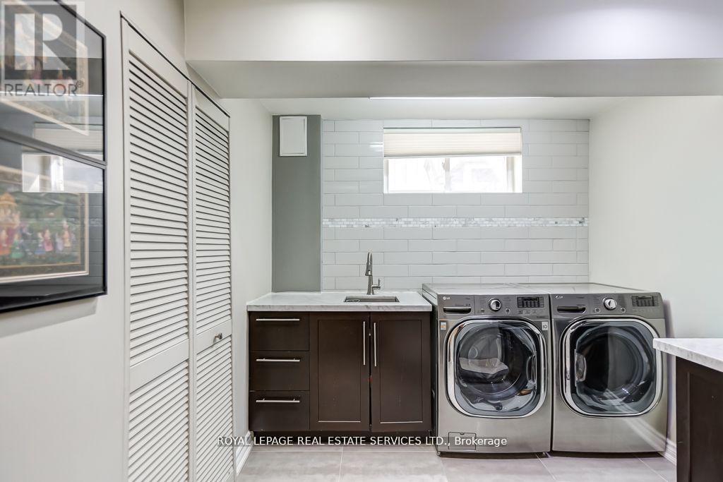 6 Cadman Court, Toronto, Ontario  M9A 4S7 - Photo 35 - W12779722