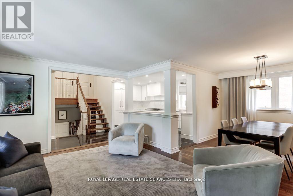 6 Cadman Court, Toronto, Ontario  M9A 4S7 - Photo 9 - W12779722