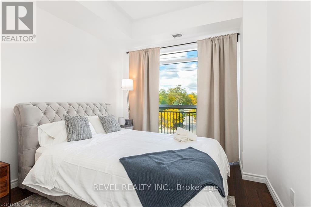 3 - 34 PLAINS ROAD E, Burlington, Ontario