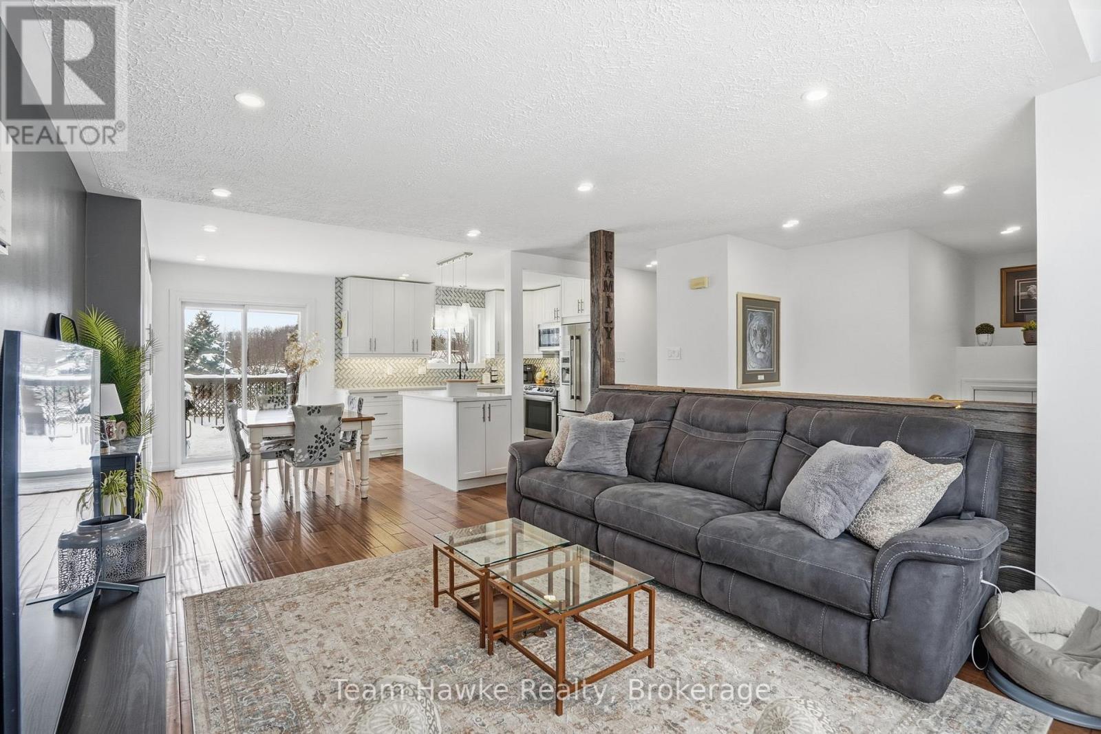 52 Mercer Crescent, Penetanguishene, Ontario  L9M 1W3 - Photo 9 - S12779790