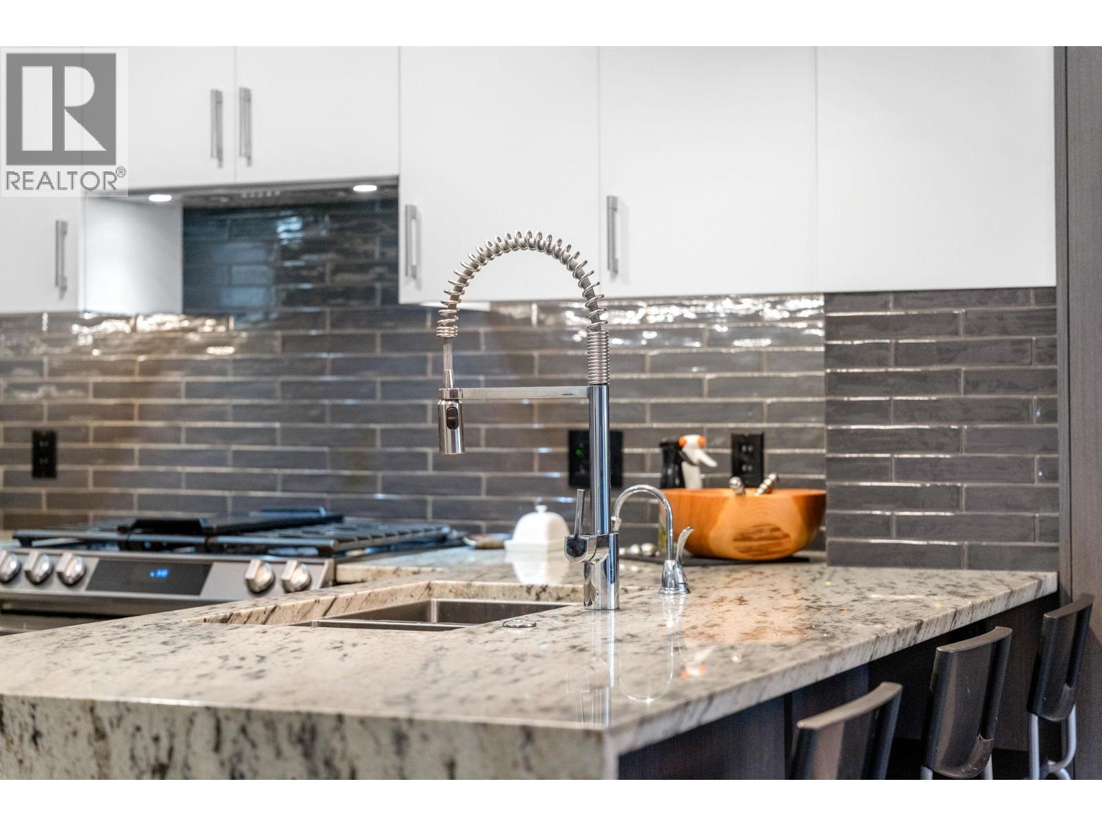 109 400 Klahanie Drive, Port Moody, British Columbia  V3H 5K9 - Photo 11 - R3088392