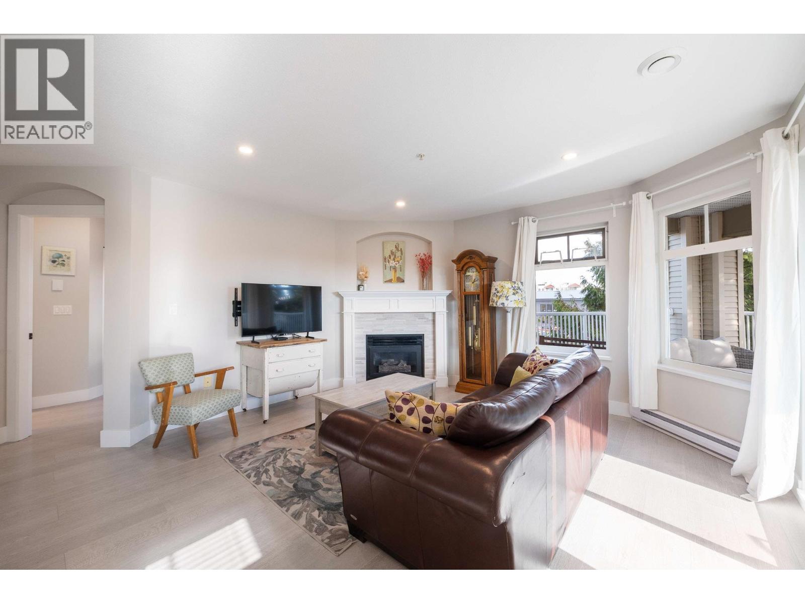 215 4770 52a Street, Delta, British Columbia  V4K 5B5 - Photo 2 - R3088594