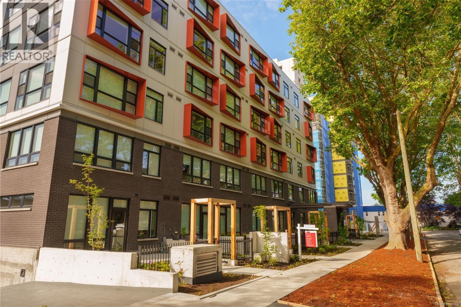 210 629 Speed Ave, Victoria, British Columbia  V8Z 1A5 - Photo 2 - 1025769