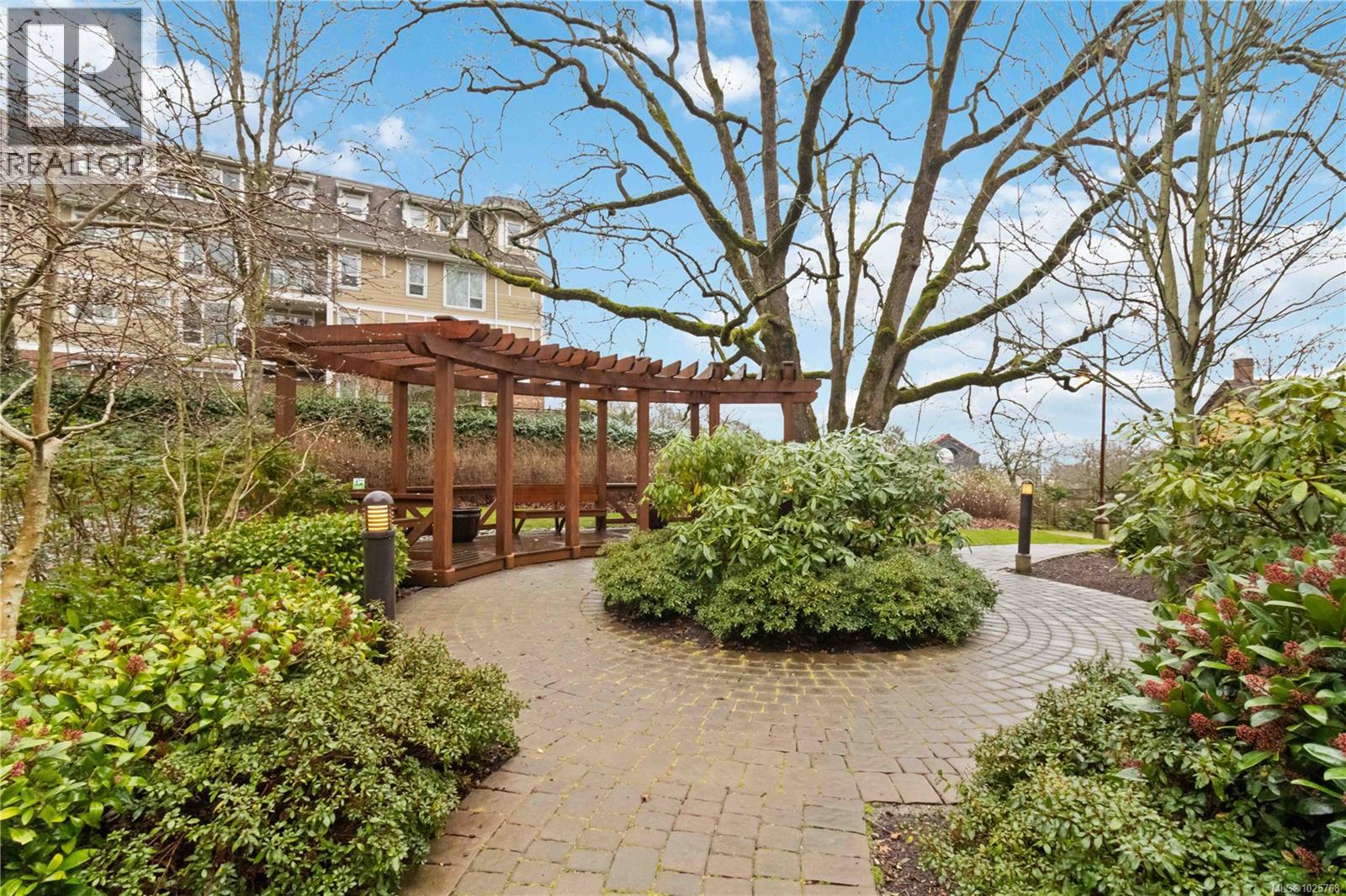 112 4529 West Saanich Rd, Saanich, British Columbia  V8Z 3G3 - Photo 22 - 1025768