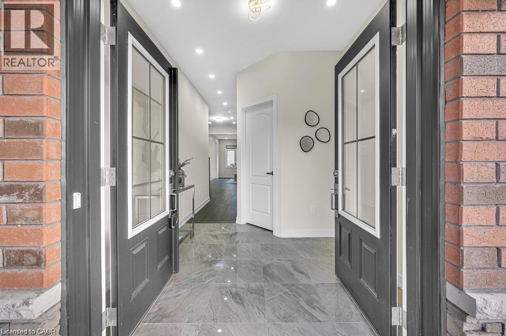 22 Sundin Drive, Caledonia, Ontario  N3W 0H1 - Photo 2 - 40804530