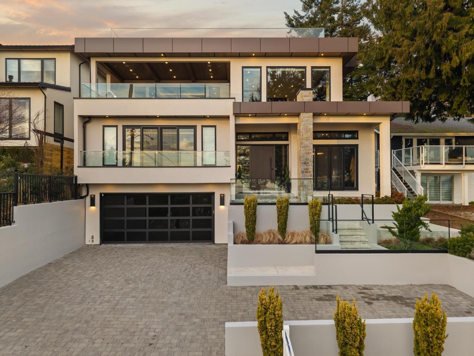 13169 MARINE DRIVE, Surrey, British Columbia