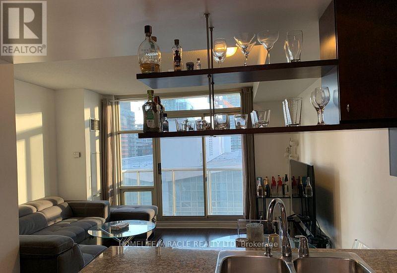 1105 - 35 Mariner Terrace, Toronto, Ontario  M5V 3V9 - Photo 4 - C12779784