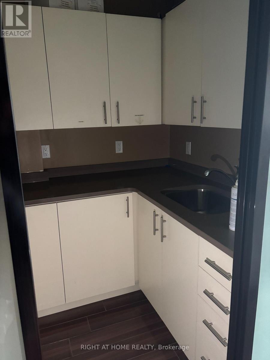 505 Oakwood Avenue, Toronto (Oakwood Village), Ontario  M6E 2W9 - Photo 3 - C12779826