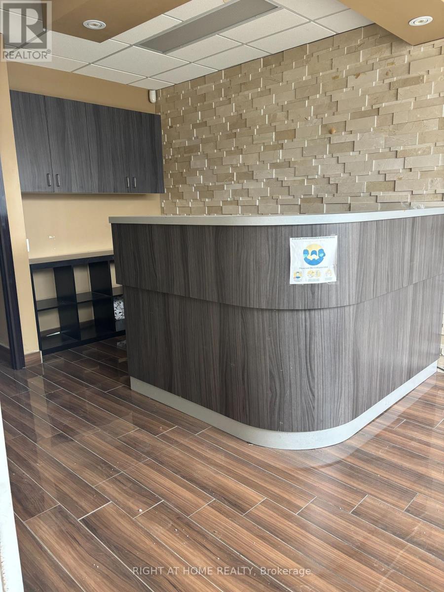 505 Oakwood Avenue, Toronto (Oakwood Village), Ontario  M6E 2W9 - Photo 4 - C12779826