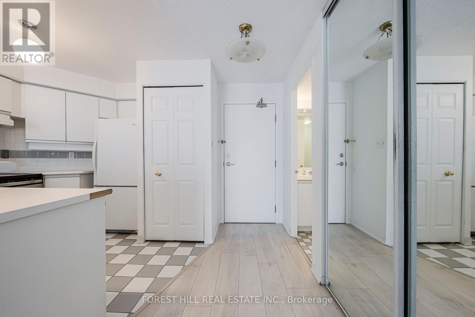 1002 - 801 King Street W, Toronto, Ontario  M5V 3C9 - Photo 4 - C12779848