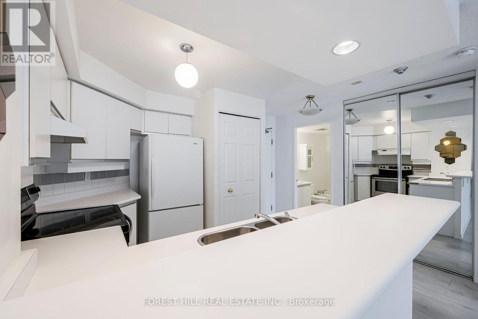 1002 - 801 King Street W, Toronto, Ontario  M5V 3C9 - Photo 9 - C12779848