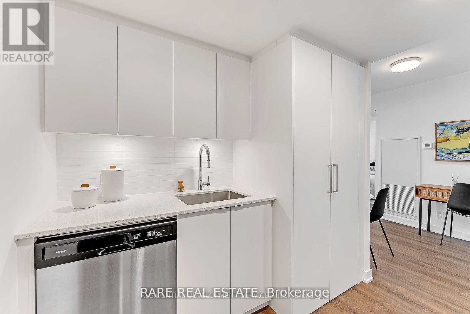 318 - 30 Tretti Way, Toronto, Ontario  M3H 0E3 - Photo 4 - C12779870