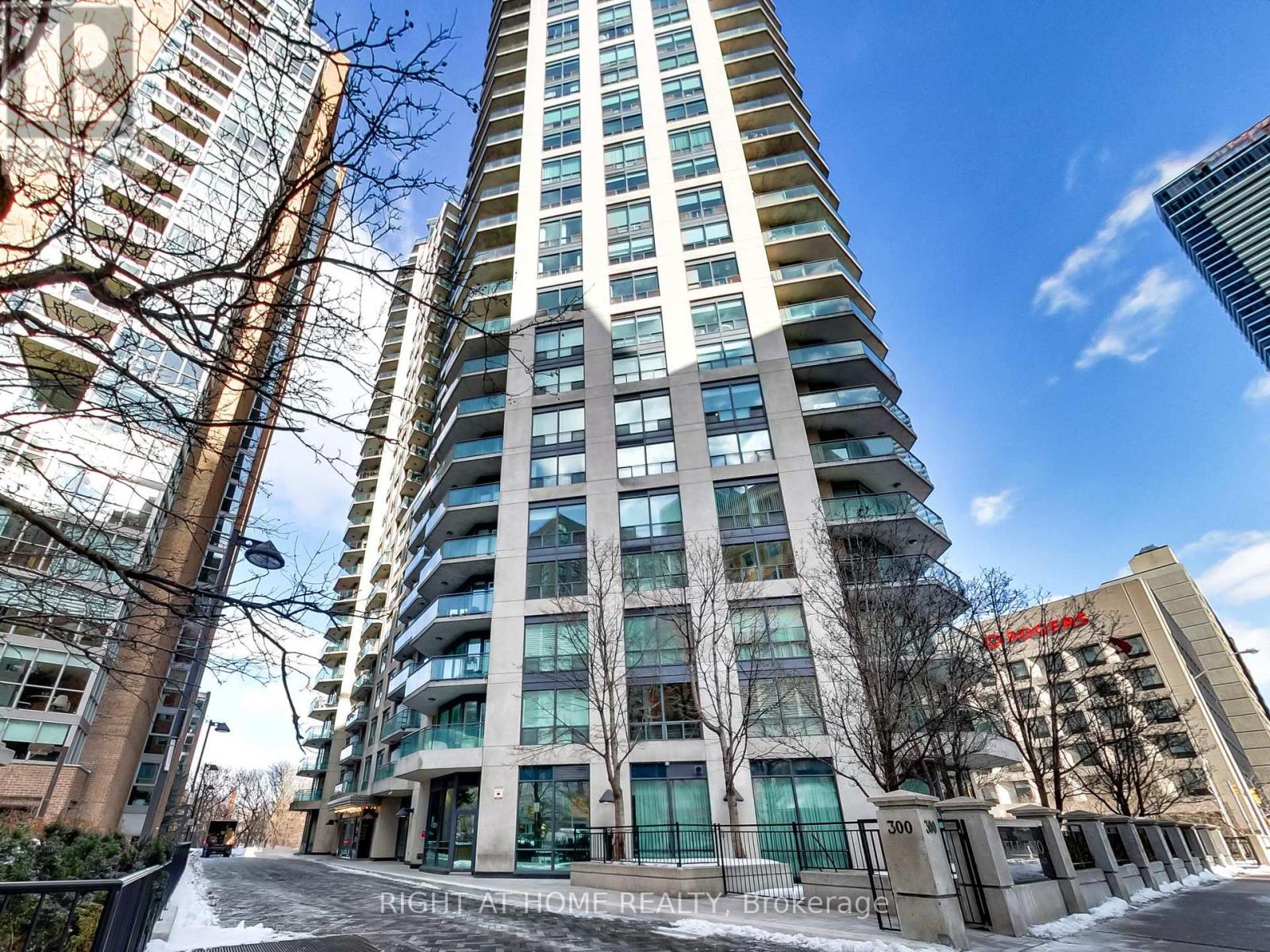 711 - 300 Bloor Street E, Toronto, Ontario  M4W 3Y2 - Photo 2 - C12779962