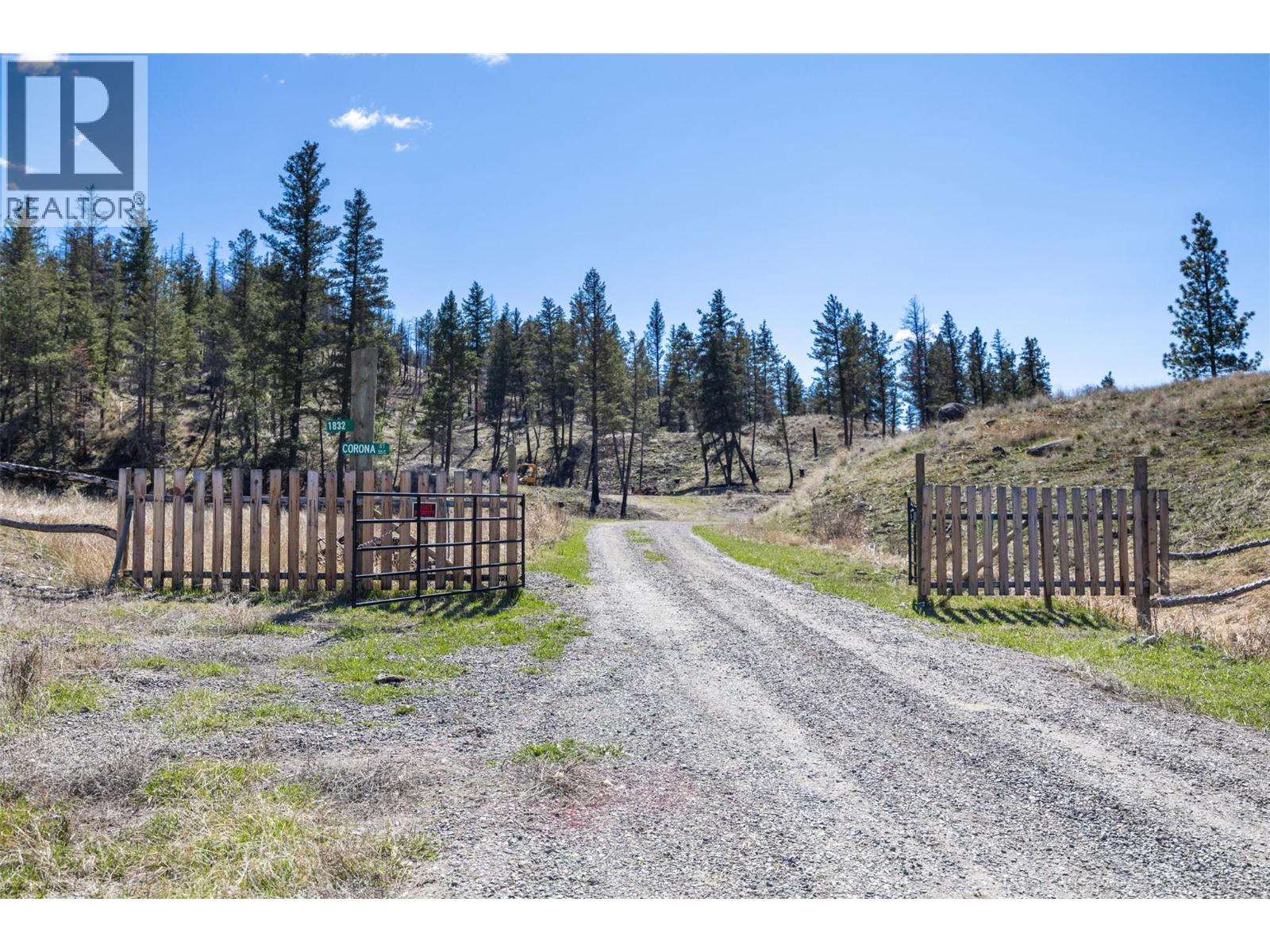 1832 Mound-Loon Lake Road, Clinton, British Columbia  V0K 1K0 - Photo 10 - 10375606