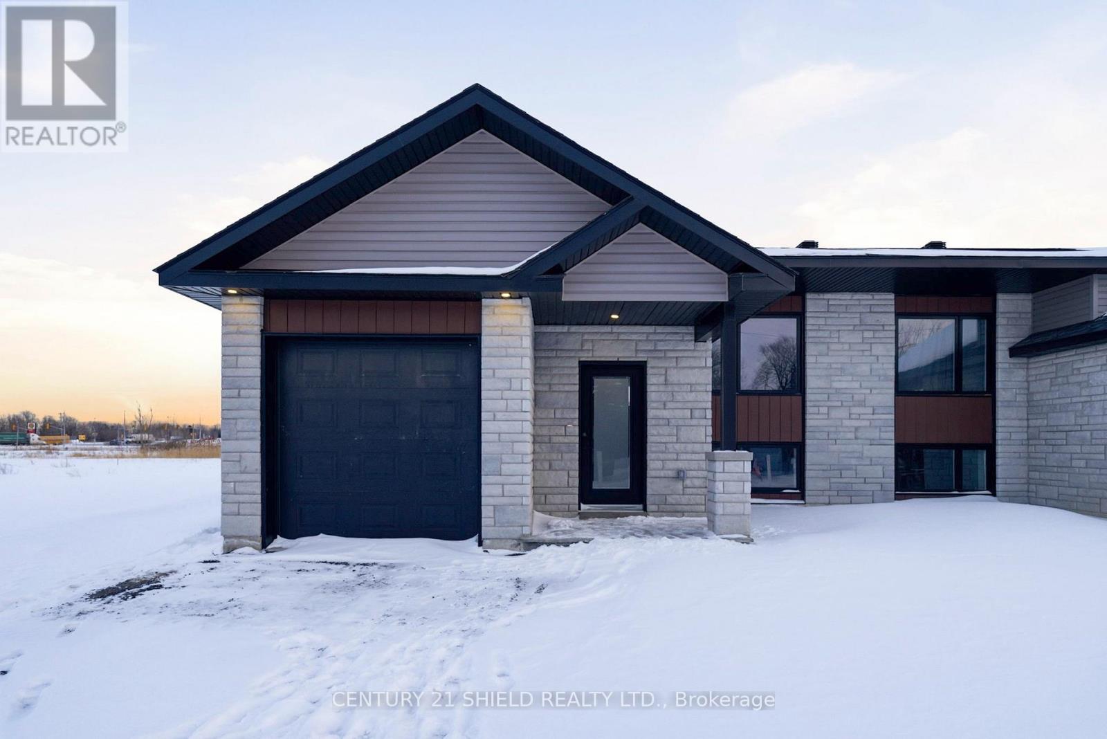 24 S BEECH STREET, South Glengarry, Ontario