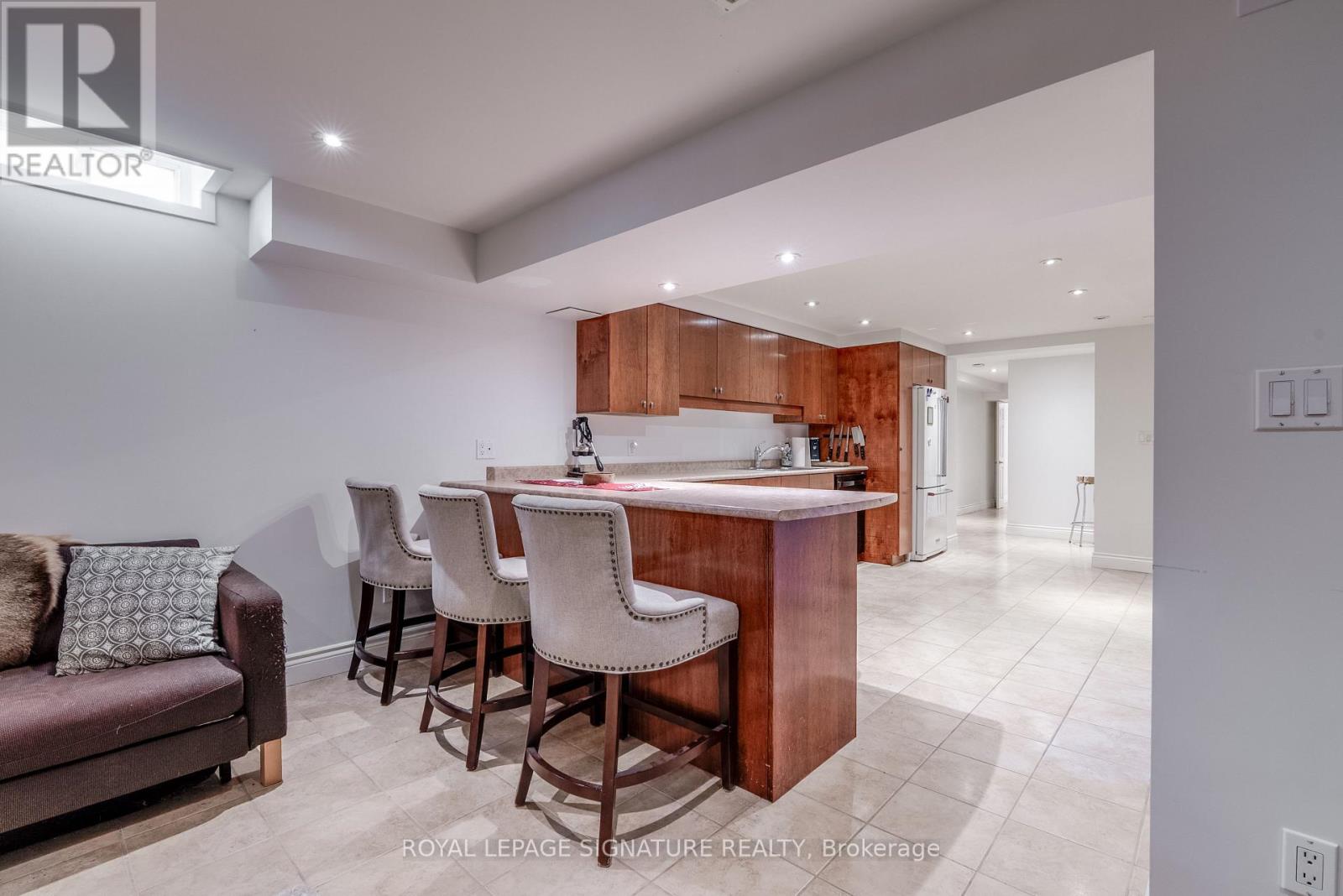 LOWER - 20 STONEMANSE COURT, Toronto, Ontario