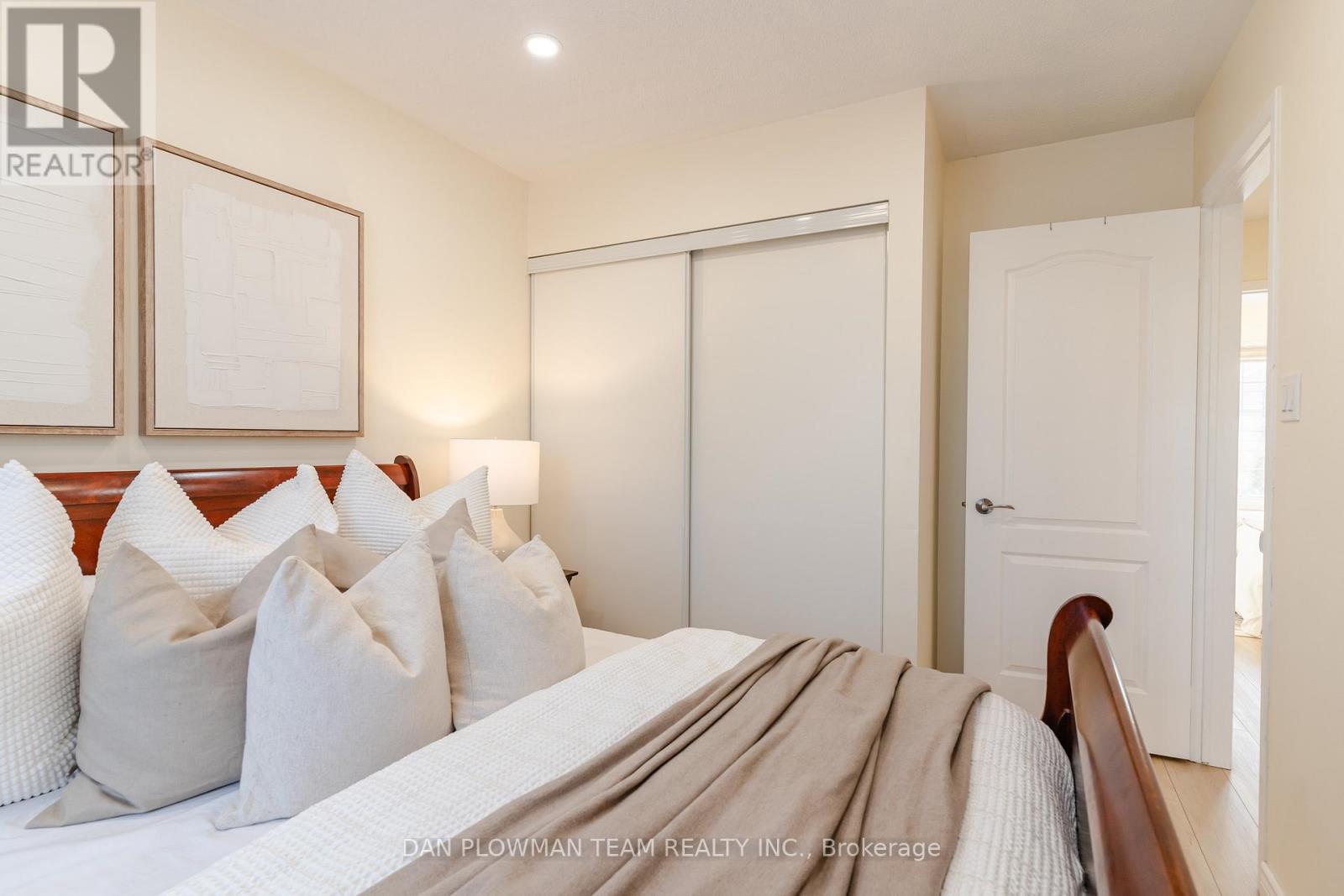 8 Oglevie Drive, Whitby, Ontario  L1R 2Y4 - Photo 24 - E12779932