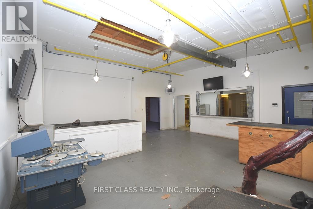 2 - 3 Carlaw Avenue, Toronto, Ontario  M4M 2R6 - Photo 2 - E12779934