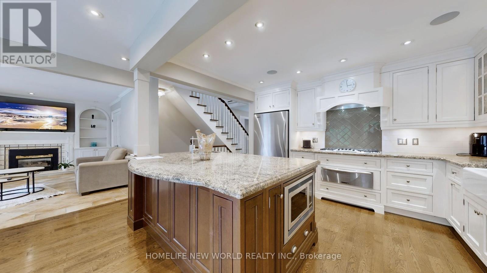 33 Beatty Crescent, Aurora, Ontario  L4G 5V3 - Photo 10 - N12779804