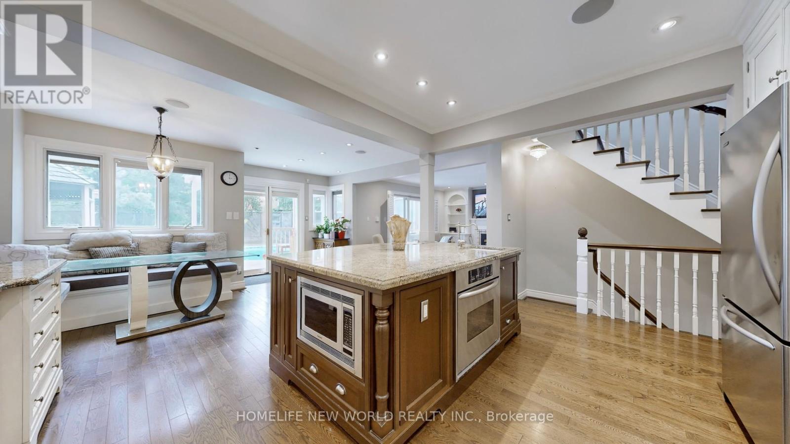 33 Beatty Crescent, Aurora, Ontario  L4G 5V3 - Photo 11 - N12779804