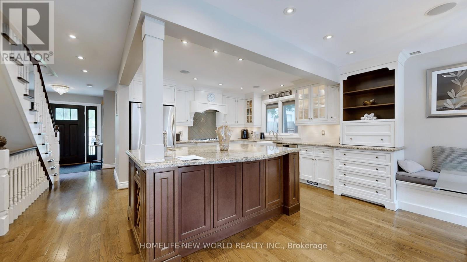 33 Beatty Crescent, Aurora, Ontario  L4G 5V3 - Photo 9 - N12779804