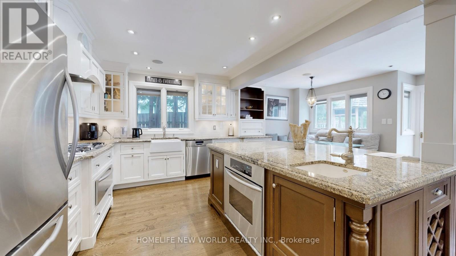 33 Beatty Crescent, Aurora, Ontario  L4G 5V3 - Photo 12 - N12779806