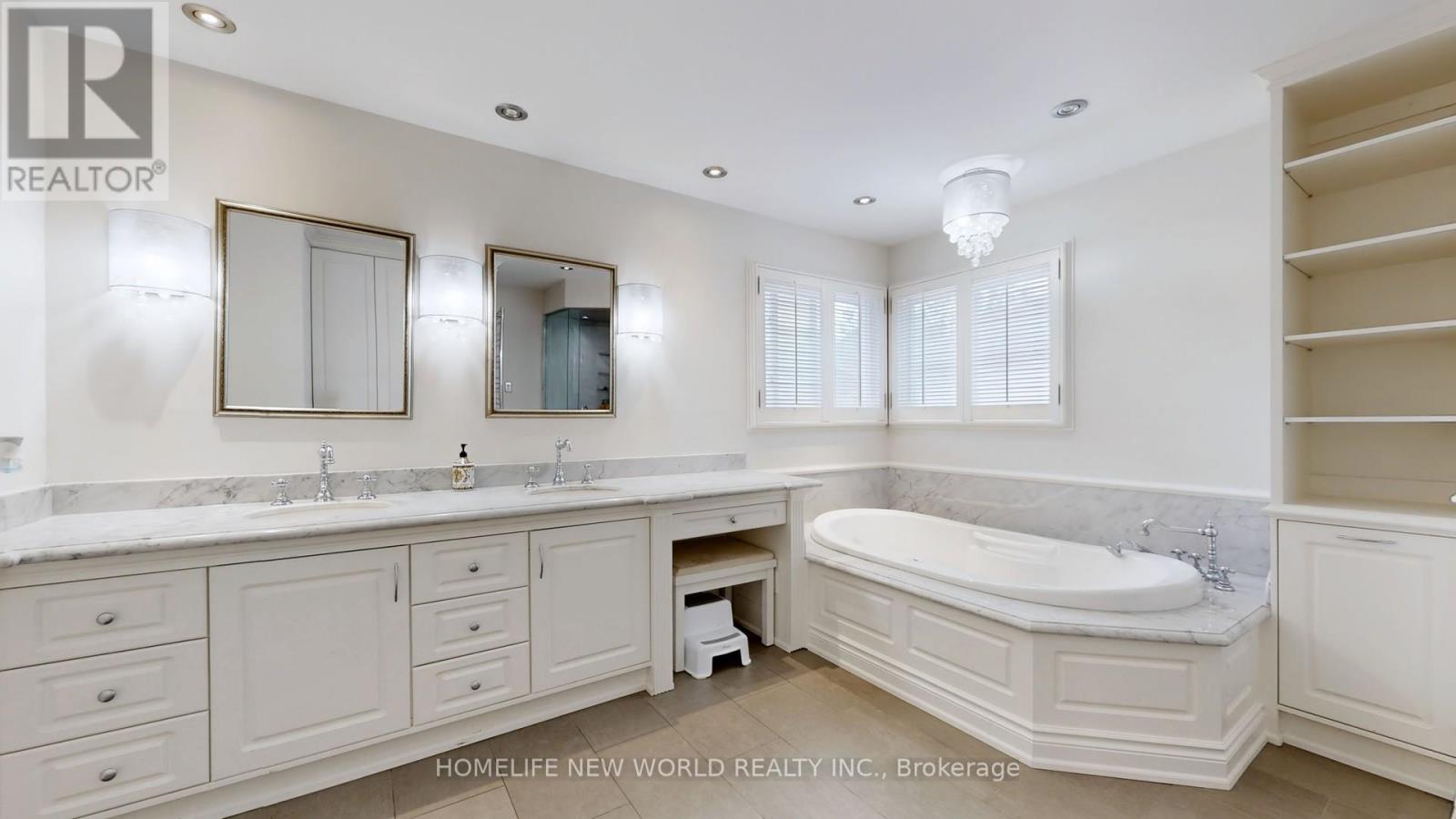 33 Beatty Crescent, Aurora, Ontario  L4G 5V3 - Photo 21 - N12779806