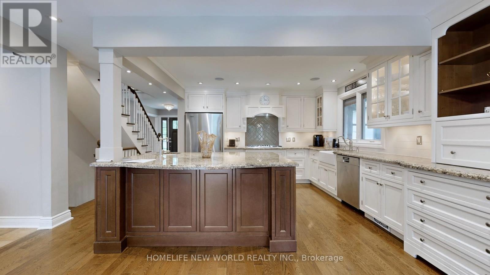 33 Beatty Crescent, Aurora, Ontario  L4G 5V3 - Photo 8 - N12779806