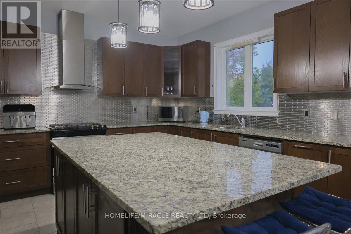 7 Riley Street, Innisfil (Cookstown), Ontario  L0L 1L0 - Photo 7 - N12779842