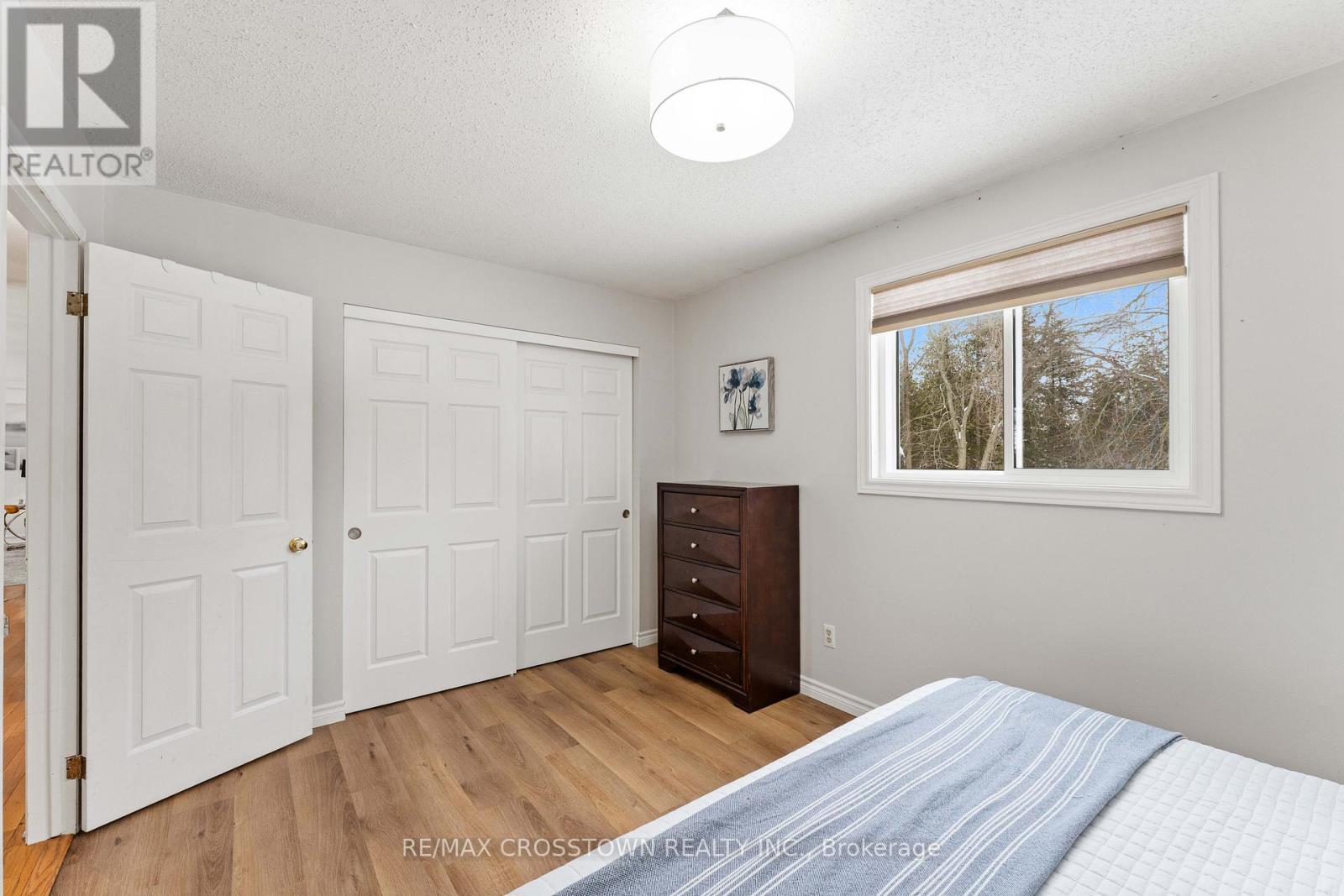 226 Thornton Avenue, Essa, Ontario  L0L 2N0 - Photo 10 - N12779886