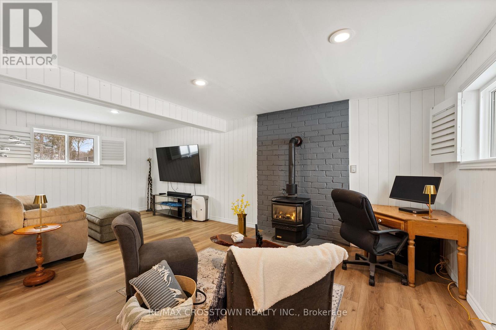 226 Thornton Avenue, Essa, Ontario  L0L 2N0 - Photo 18 - N12779886