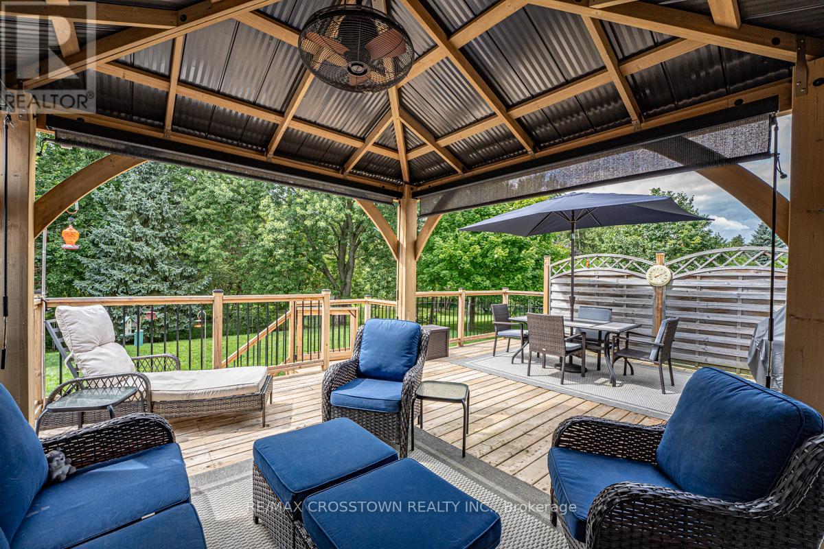 226 Thornton Avenue, Essa, Ontario  L0L 2N0 - Photo 25 - N12779886