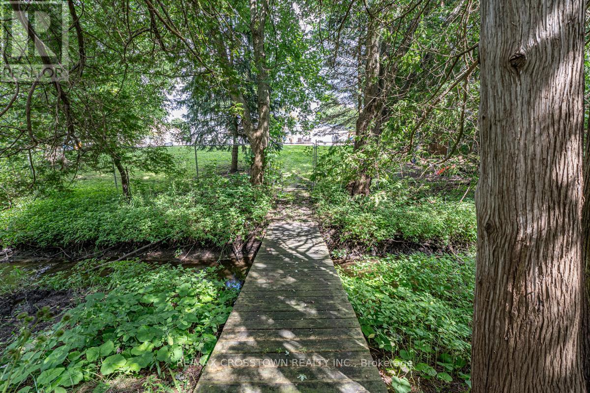 226 Thornton Avenue, Essa, Ontario  L0L 2N0 - Photo 30 - N12779886