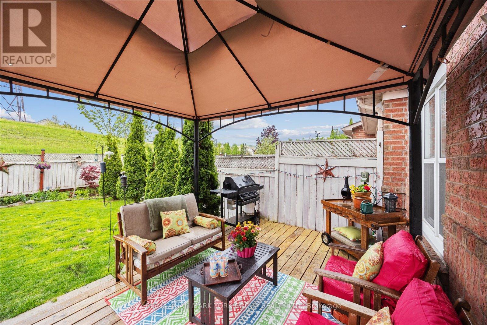 11 Snedden Avenue, Aurora, Ontario  L4G 7J6 - Photo 26 - N12779920