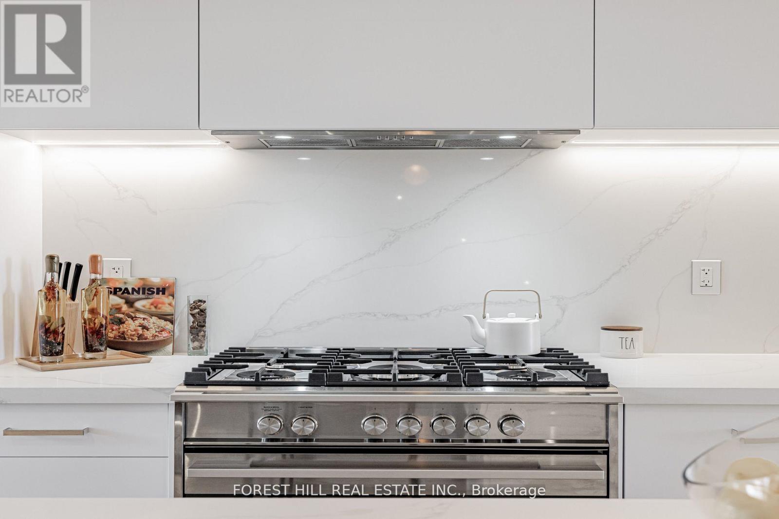 7 Flax Field Lane, Toronto, Ontario  M2N 0L5 - Photo 10 - C12777028