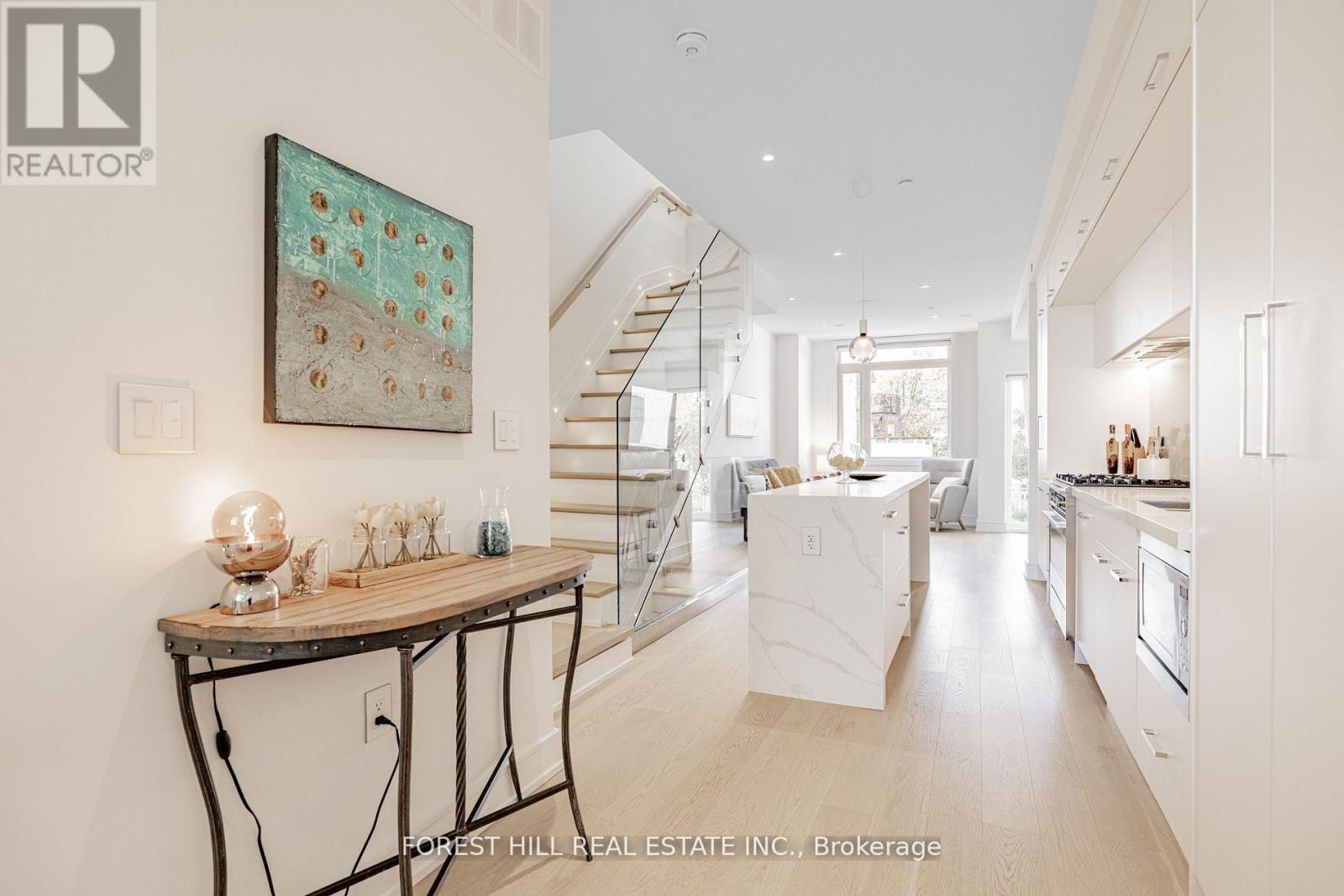 7 Flax Field Lane, Toronto, Ontario  M2N 0L5 - Photo 4 - C12777028